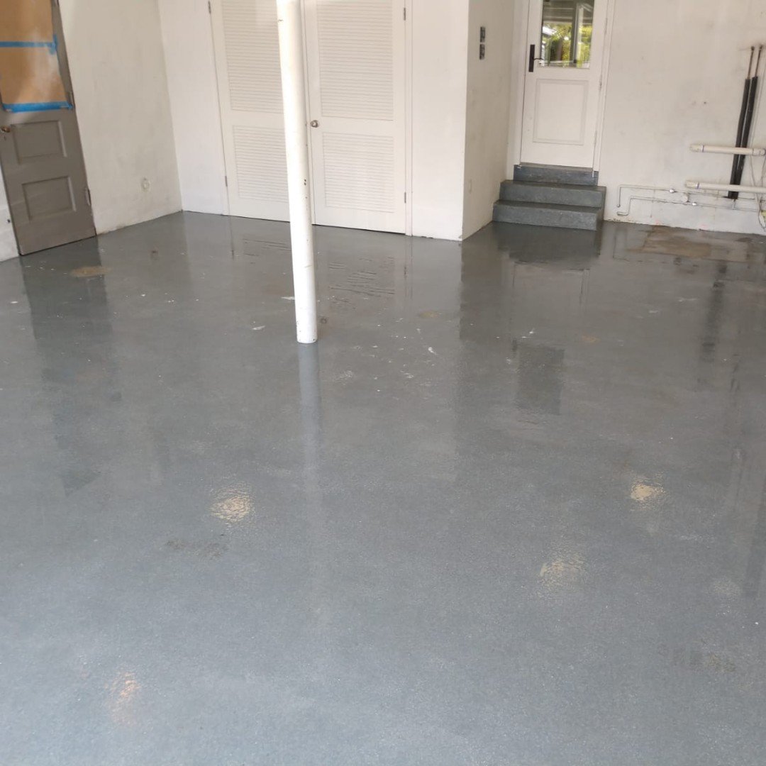 Glossy gray garage floor coating by ColorMind2